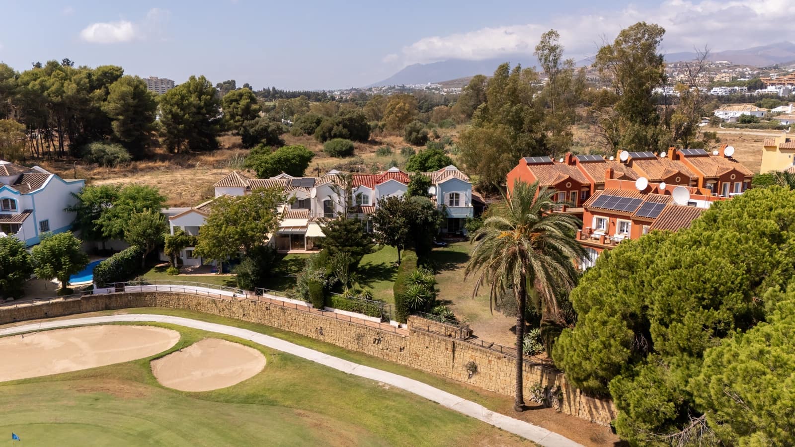 3 soveværelse Byhus til salg i San Pedro de Alcantara med swimmingpool garage - € 947.000 (Ref: 10130149)