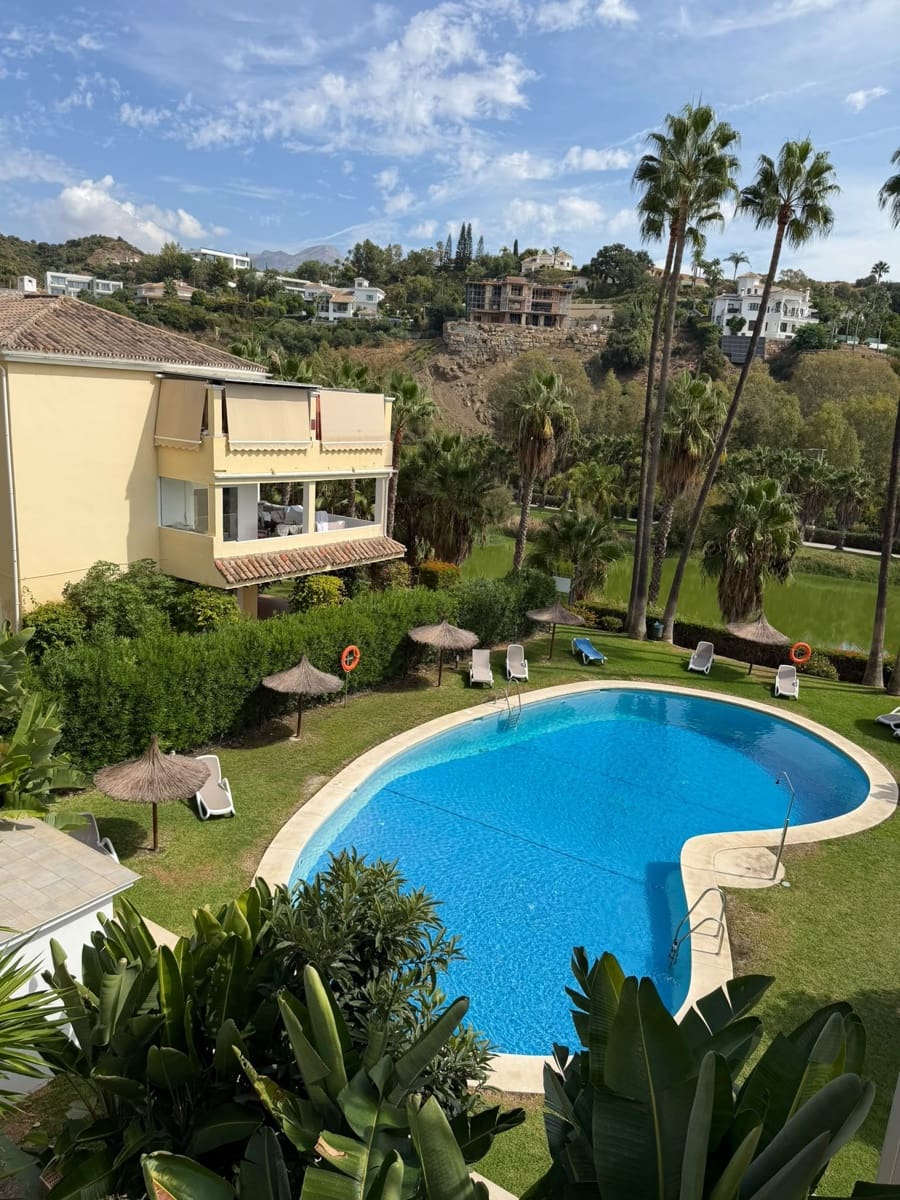 3 sovrum Lägenhet till salu i Benahavis med pool - 549 000 € (Ref: 10130408)
