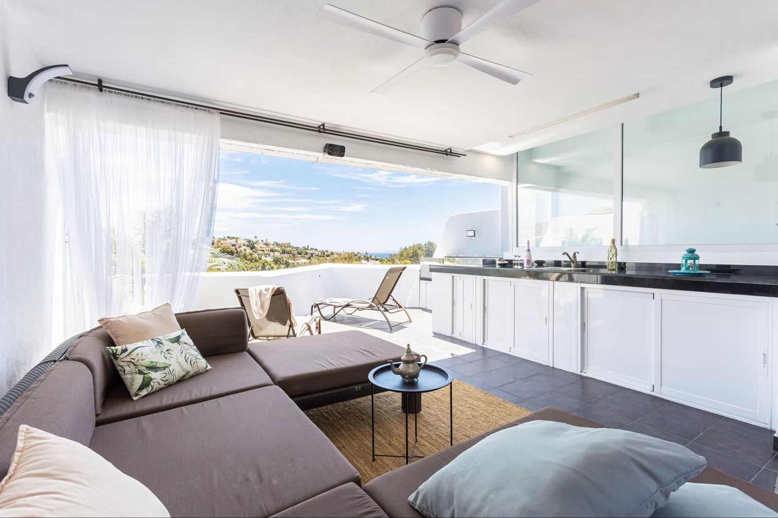 Casa de 3 habitaciones en Benalmádena en venta con piscina garaje - 650.000 € (Ref: 10132949)