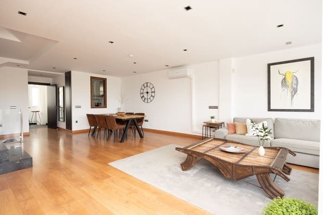 Casa de 3 habitaciones en Benalmádena en venta con piscina garaje - 650.000 € (Ref: 10132949)