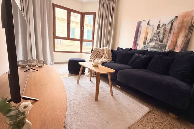 Appartement de 2 chambres à louer à Santa Catalina, Palma de Mallorca - 2 200 € (Ref: 10136531)