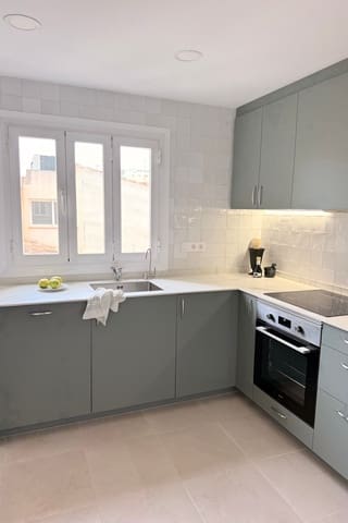 Appartement de 2 chambres à louer à Santa Catalina, Palma de Mallorca - 2 200 € (Ref: 10136531)