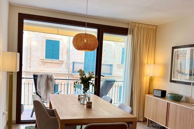 Appartement de 2 chambres à louer à Santa Catalina, Palma de Mallorca - 2 200 € (Ref: 10136531)