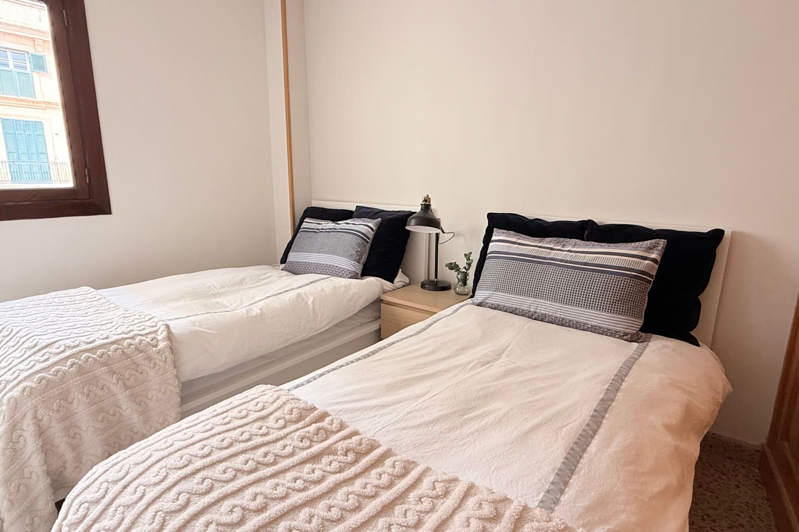 2 bedroom Apartment for rent in Palma de Mallorca - € 2,200 (Ref: 10136531)