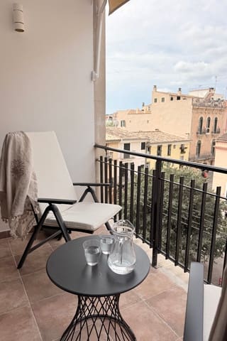 Appartement de 2 chambres à louer à Santa Catalina, Palma de Mallorca - 2 200 € (Ref: 10136531)