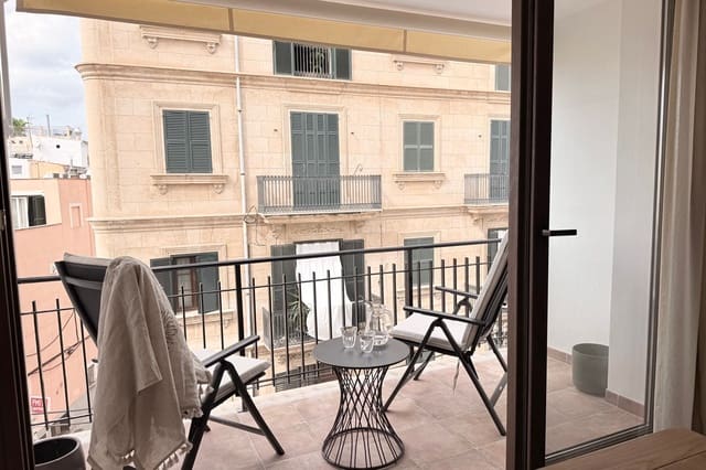 Appartement de 2 chambres à louer à Santa Catalina, Palma de Mallorca - 2 200 € (Ref: 10136531)