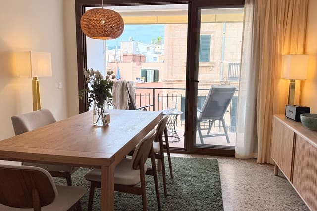 Appartement de 2 chambres à louer à Santa Catalina, Palma de Mallorca - 2 200 € (Ref: 10136531)