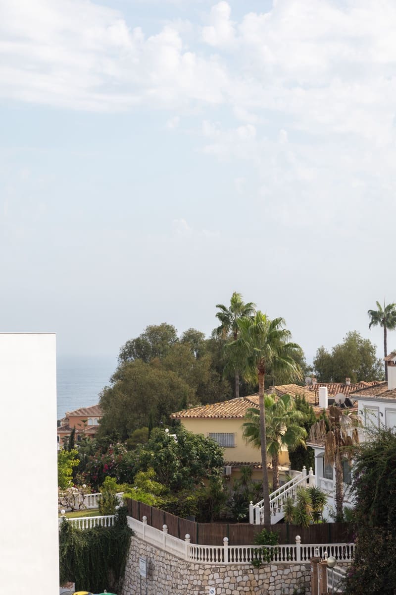 2 soveværelse Lejlighed til salg i Mijas Costa med swimmingpool garage - € 345.000 (Ref: 10138853)