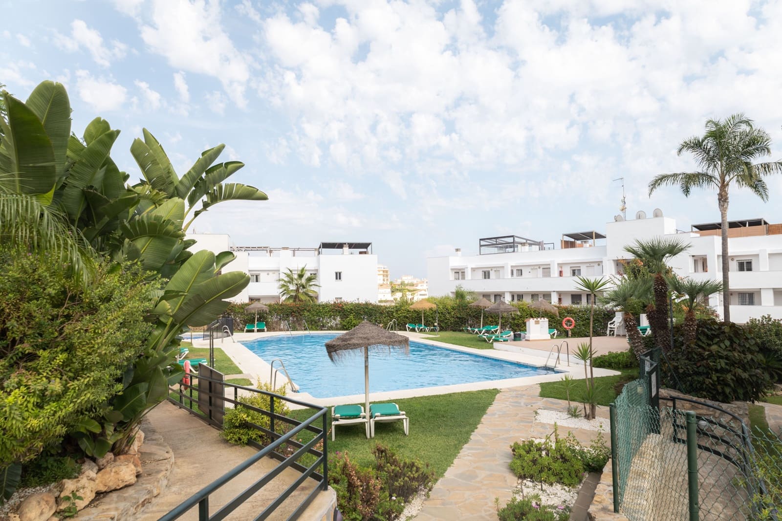 2 soveværelse Lejlighed til salg i Mijas Costa med swimmingpool garage - € 345.000 (Ref: 10138853)
