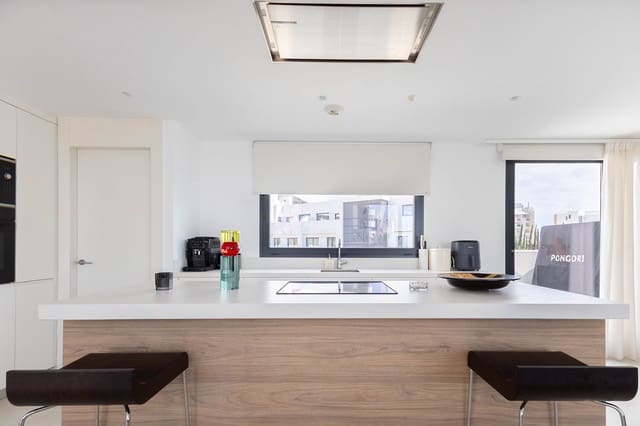 2 soverom Penthouse til salgs i El Higuerón, Fuengirola med svømmebasseng garasje - € 1 010 000 (Ref: 10141503)