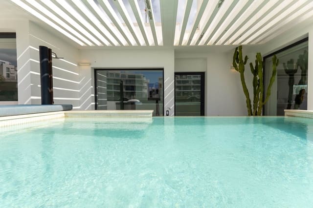 2 soverom Penthouse til salgs i El Higuerón, Fuengirola med svømmebasseng garasje - € 1 010 000 (Ref: 10141503)