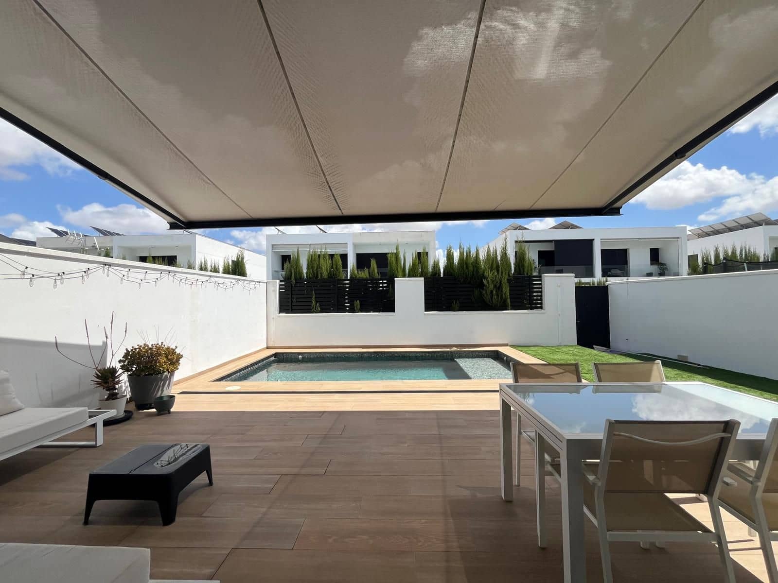3 bedroom Townhouse for sale in Mairena del Aljarafe with pool garage - € 459,000 (Ref: 10141649)