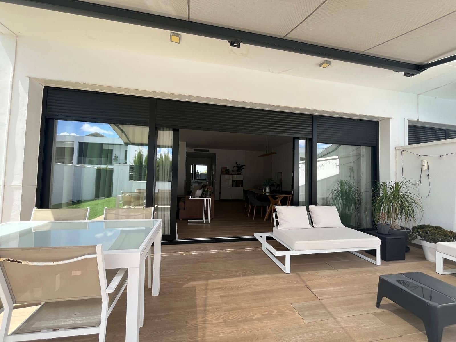 3 bedroom Townhouse for sale in Mairena del Aljarafe with pool garage - € 459,000 (Ref: 10141649)