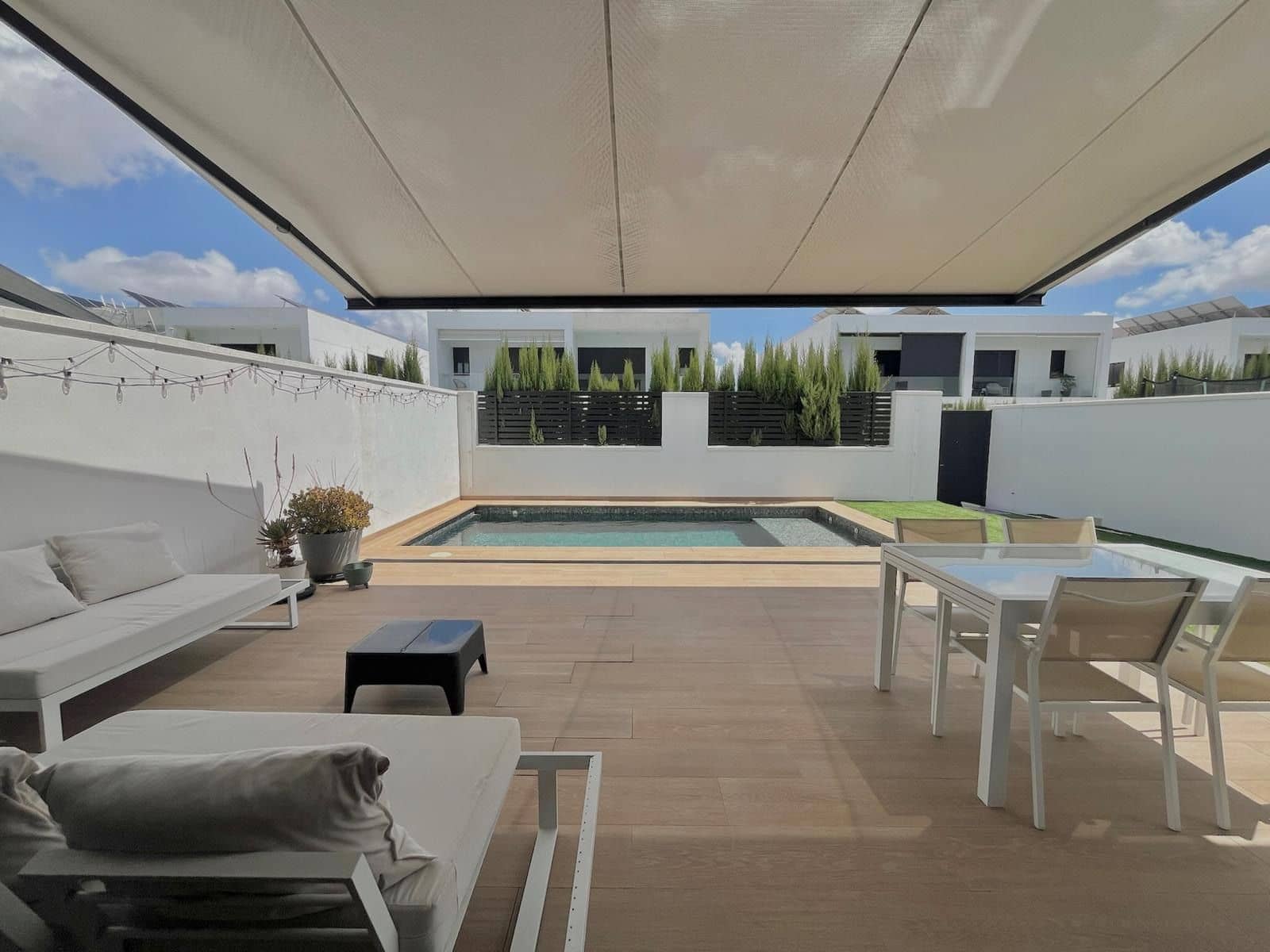 3 bedroom Townhouse for sale in Mairena del Aljarafe with pool garage - € 459,000 (Ref: 10141649)