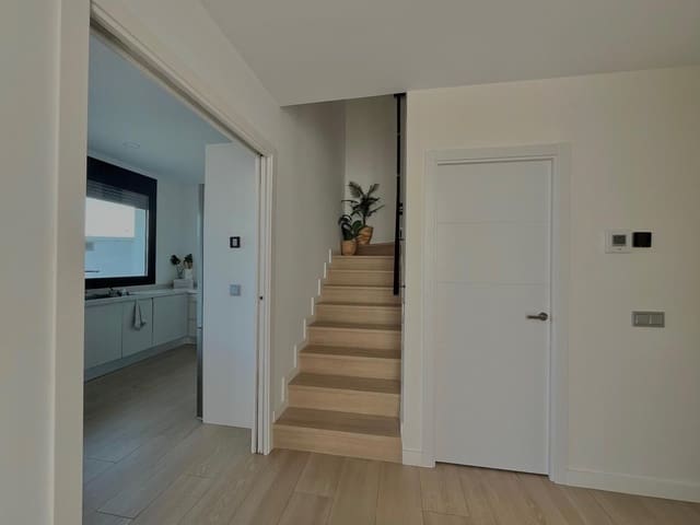 3 soverom Hus til salgs i Mairena del Aljarafe med svømmebasseng garasje - € 459 000 (Ref: 10141649)