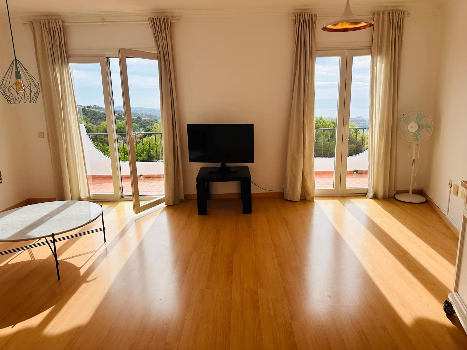 2 sypialnia Apartament do wynajęcia w Marbella z basenem garażem - 1 600 € (Ref: 10147938)