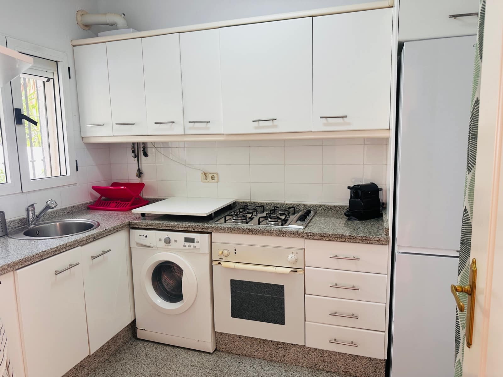 2 sypialnia Apartament do wynajęcia w Marbella z basenem garażem - 1 600 € (Ref: 10147938)
