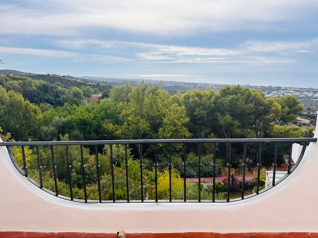 2 sovrum Lägenhet att hyra i Alto de los Monteros, Marbella med pool garage - 1 600 € (Ref: 10147938)