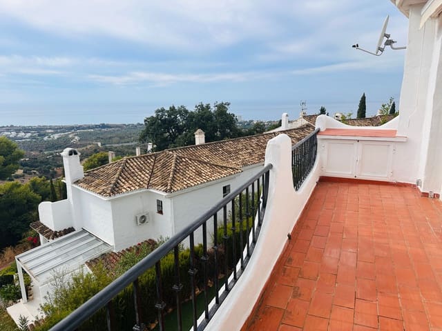 2 sovrum Lägenhet att hyra i Alto de los Monteros, Marbella med pool garage - 1 600 € (Ref: 10147938)