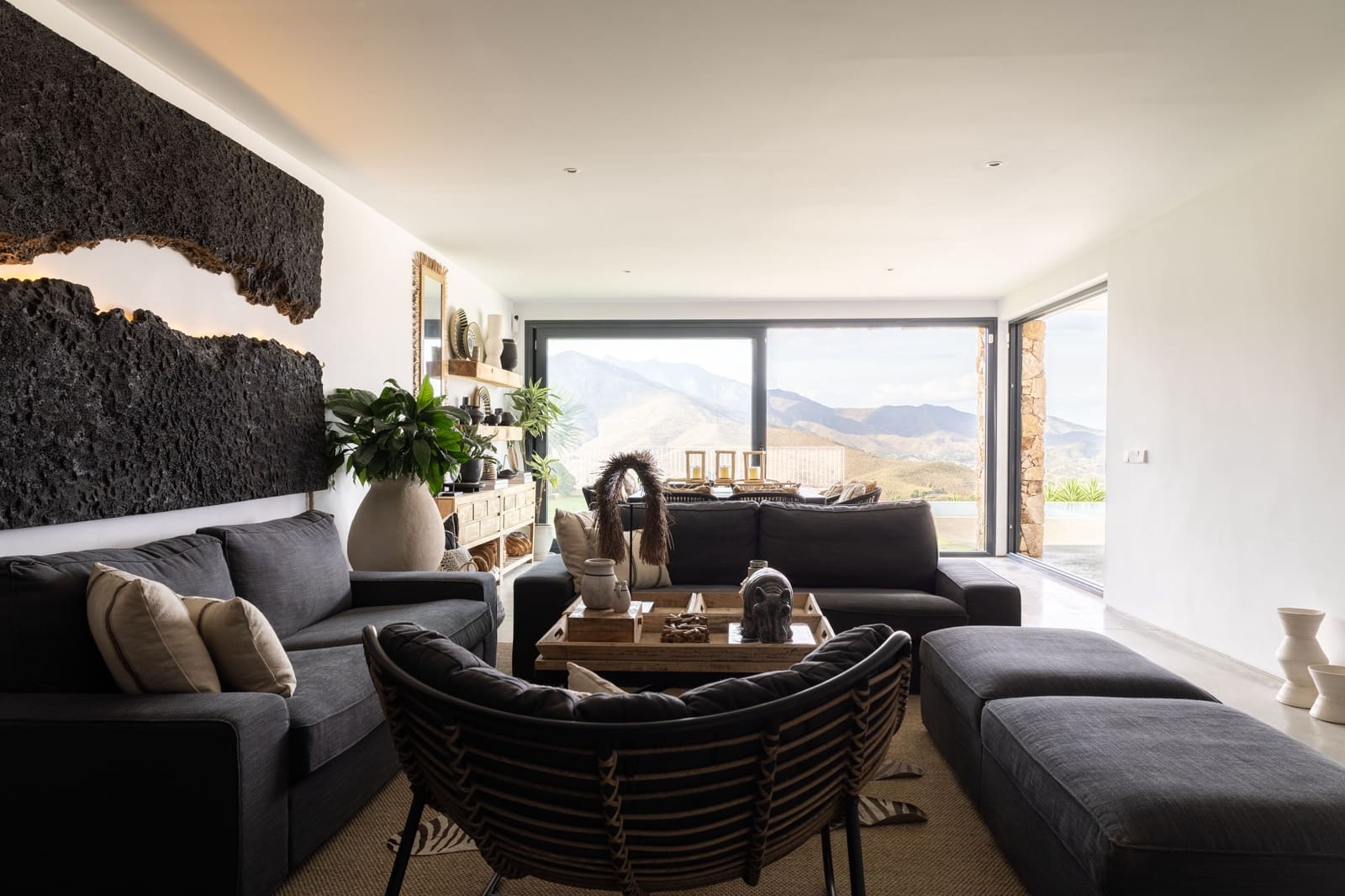 5 bedroom Villa for sale in Mijas Costa with pool garage - € 2,690,000 (Ref: 10150174)