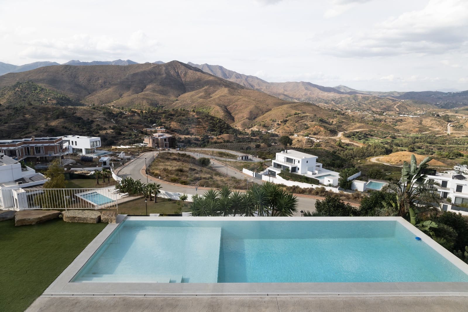 5 bedroom Villa for sale in Mijas Costa with pool garage - € 2,690,000 (Ref: 10150174)