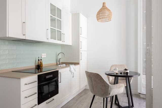 1 sypialnia Apartament do wynajęcia w Centro Historico, Miasto Málaga - 1 050 € (Ref: 10150218)