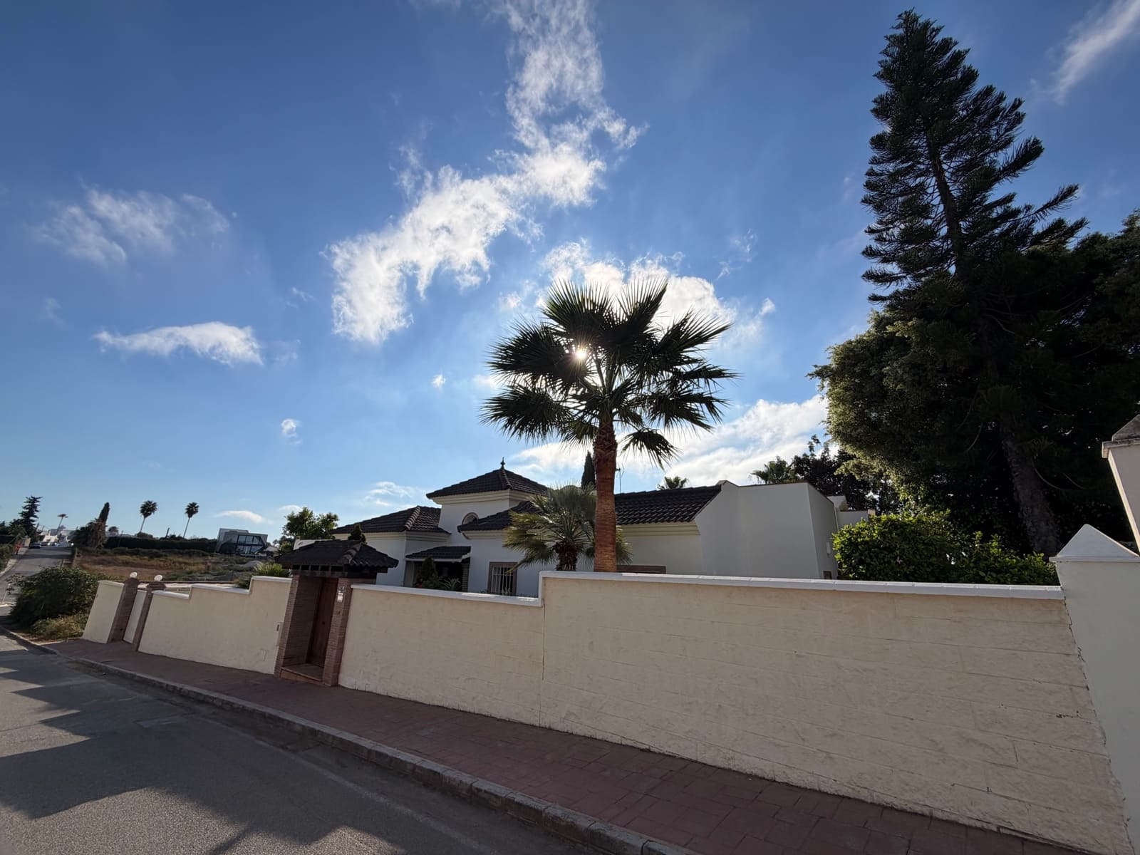 7 bedroom Villa for sale in Bel-Air with pool garage - € 1,690,000 (Ref: 10155865)