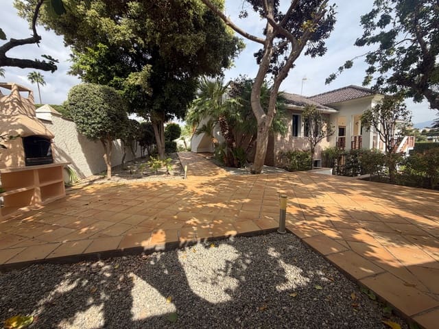 7 sypialnia Willa na sprzedaż w Bel-Air, Estepona z basenem garażem - 1 690 000 € (Ref: 10155865)