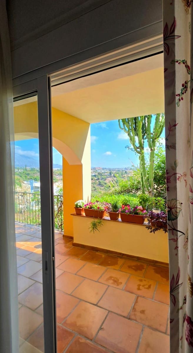Apartamento de 2 habitaciones en Benahavís en venta con piscina garaje - 425.000 € (Ref: 10156932)