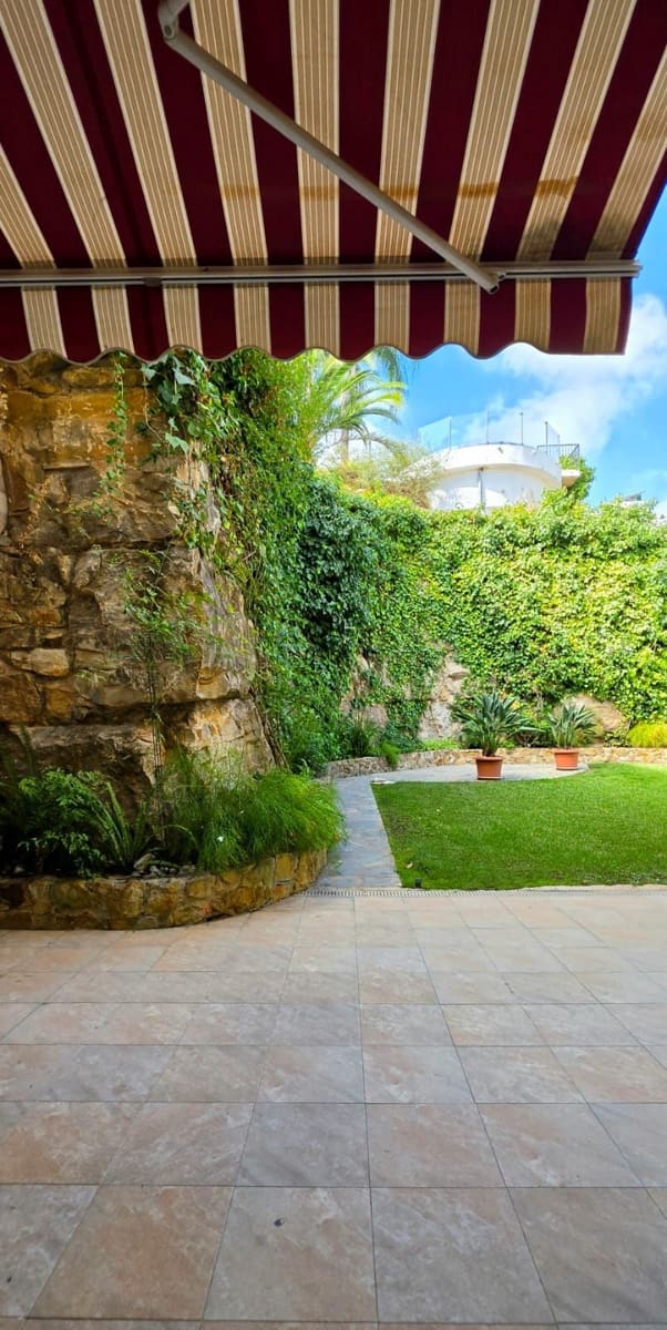 Apartamento de 2 habitaciones en Benahavís en venta con piscina garaje - 425.000 € (Ref: 10156932)