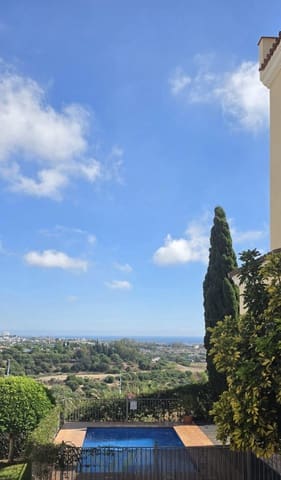 Apartamento de 2 habitaciones en Los Arqueros - Puerto del Almendro, Benahavís en venta con piscina garaje - 425.000 € (Ref: 10156932)
