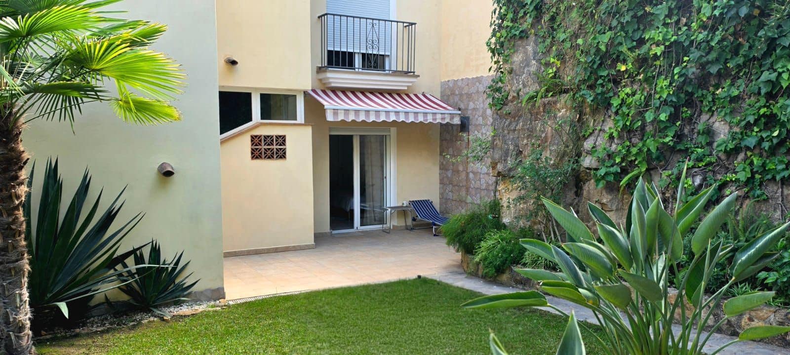 Apartamento de 2 habitaciones en Benahavís en venta con piscina garaje - 425.000 € (Ref: 10156932)