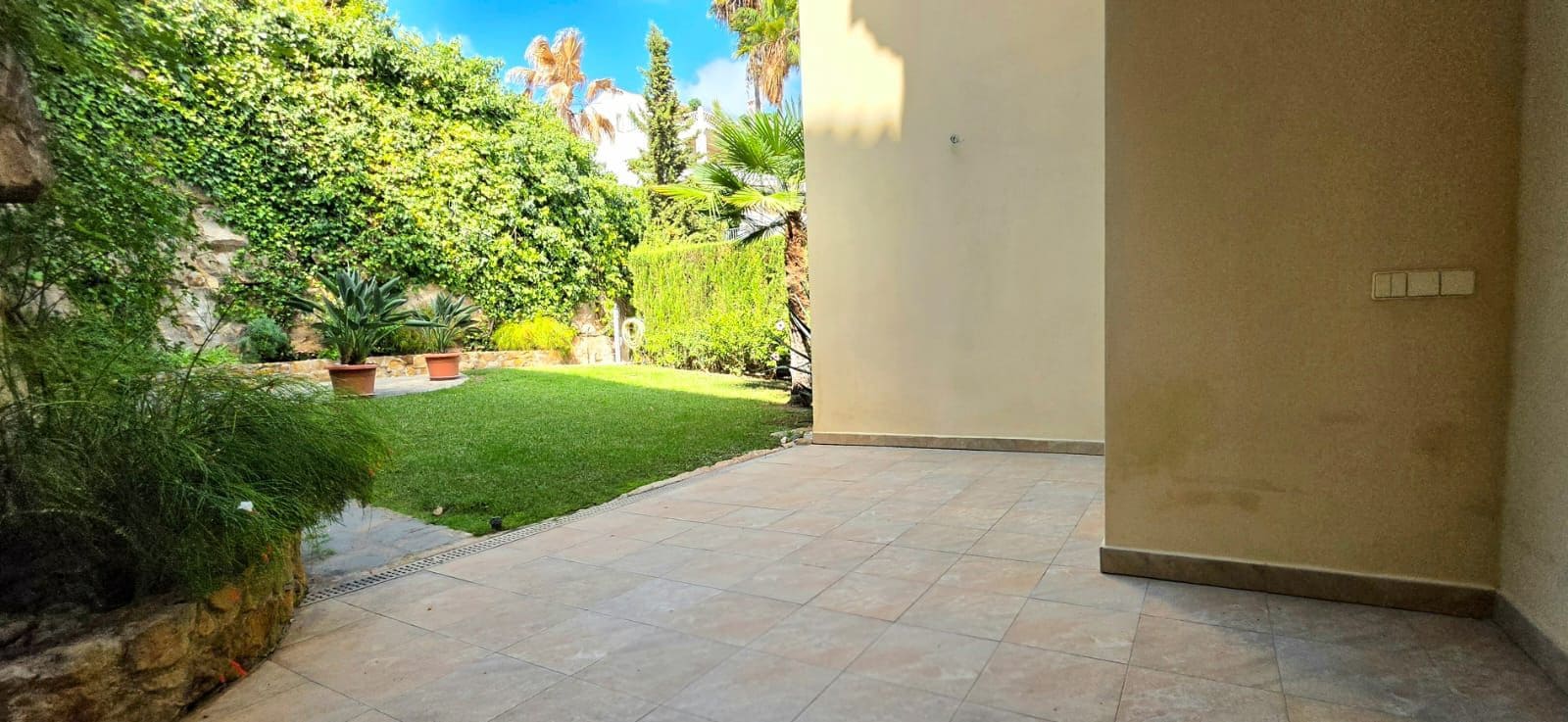 Apartamento de 2 habitaciones en Benahavís en venta con piscina garaje - 425.000 € (Ref: 10156932)