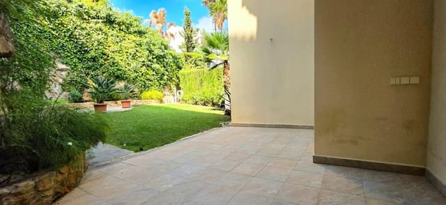 Apartamento de 2 habitaciones en Los Arqueros - Puerto del Almendro, Benahavís en venta con piscina garaje - 425.000 € (Ref: 10156932)