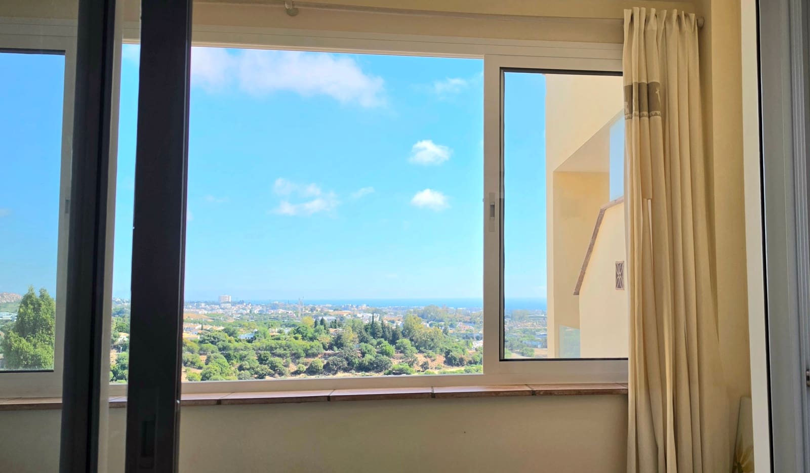 Apartamento de 3 habitaciones en Benahavís en venta con piscina garaje - 675.000 € (Ref: 10156933)