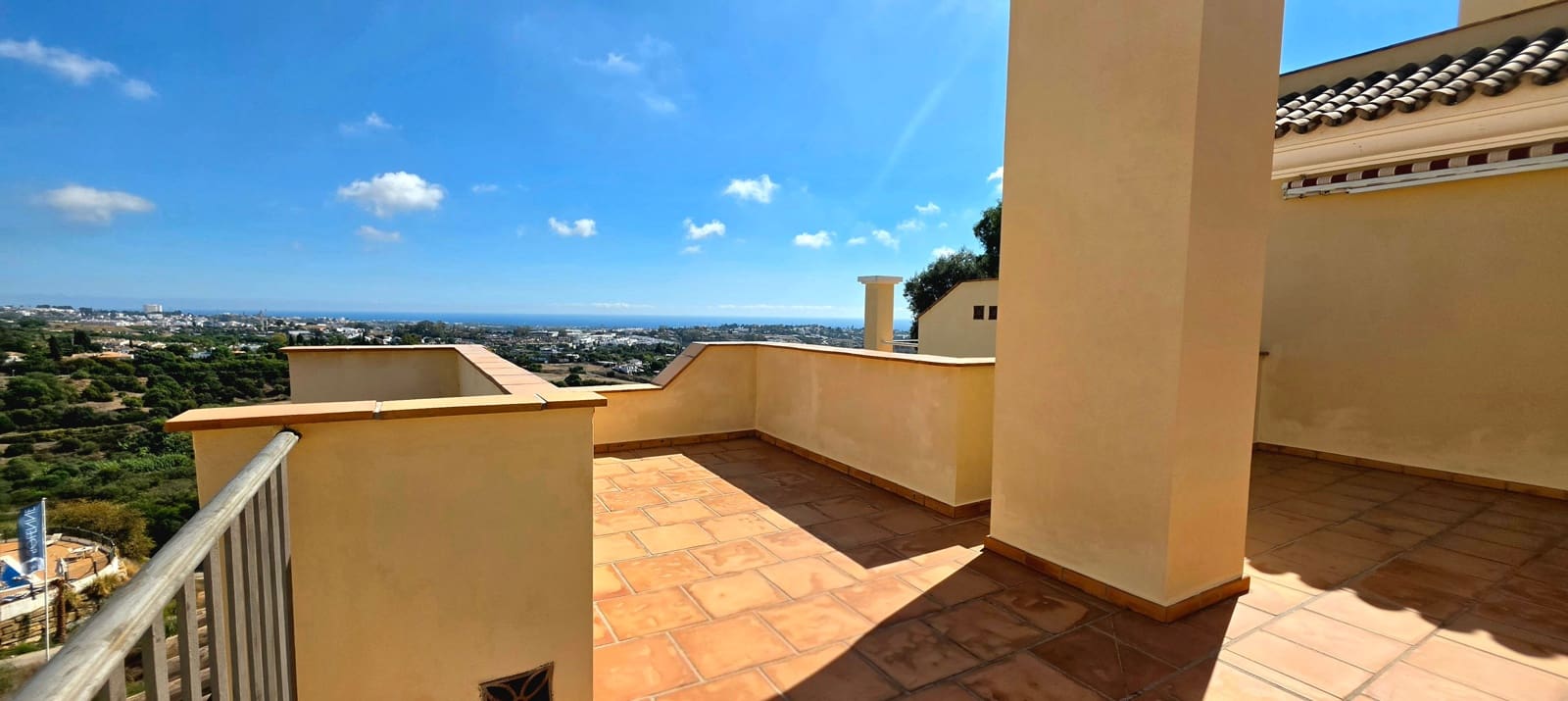 Apartamento de 3 habitaciones en Benahavís en venta con piscina garaje - 675.000 € (Ref: 10156933)