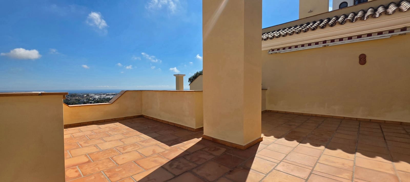 Apartamento de 3 habitaciones en Benahavís en venta con piscina garaje - 675.000 € (Ref: 10156933)