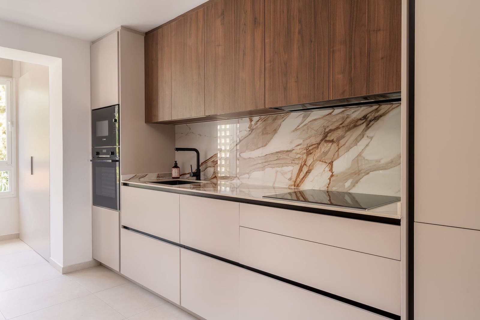 3 bedroom Apartment for sale in Benahavis with pool garage - € 885,000 (Ref: 10156934)