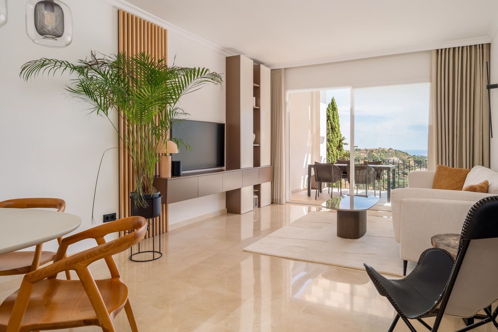3 bedroom Apartment for sale in Benahavis with pool garage - € 885,000 (Ref: 10156934)