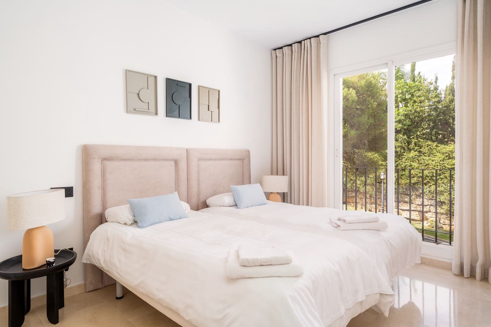 3 bedroom Apartment for sale in Benahavis with pool garage - € 885,000 (Ref: 10156934)
