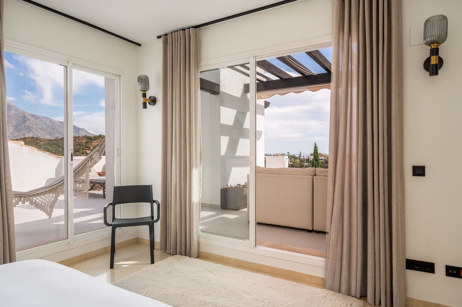 3 bedroom Apartment for sale in Benahavis with pool garage - € 885,000 (Ref: 10156934)