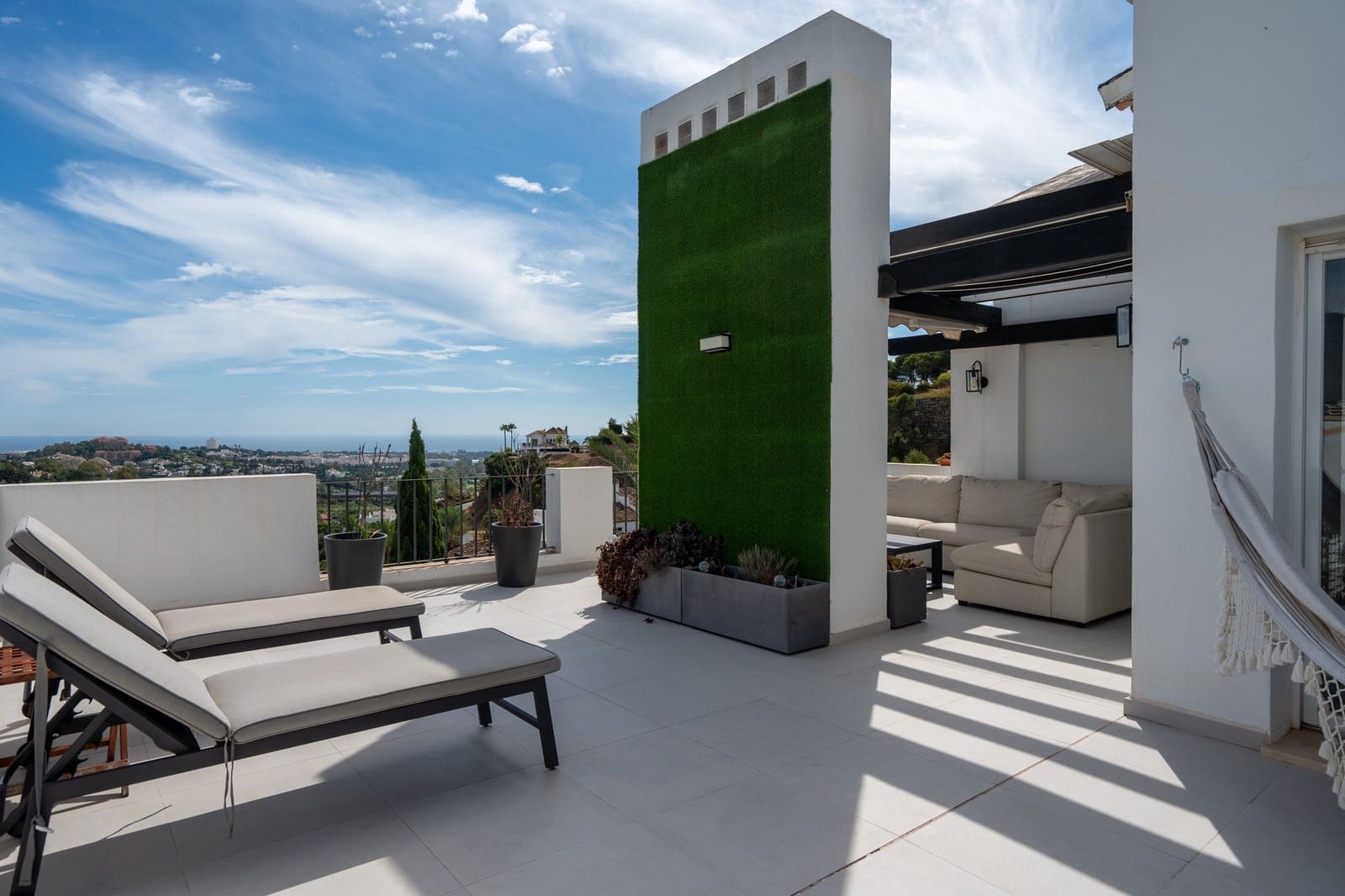 3 bedroom Apartment for sale in Benahavis with pool garage - € 885,000 (Ref: 10156934)