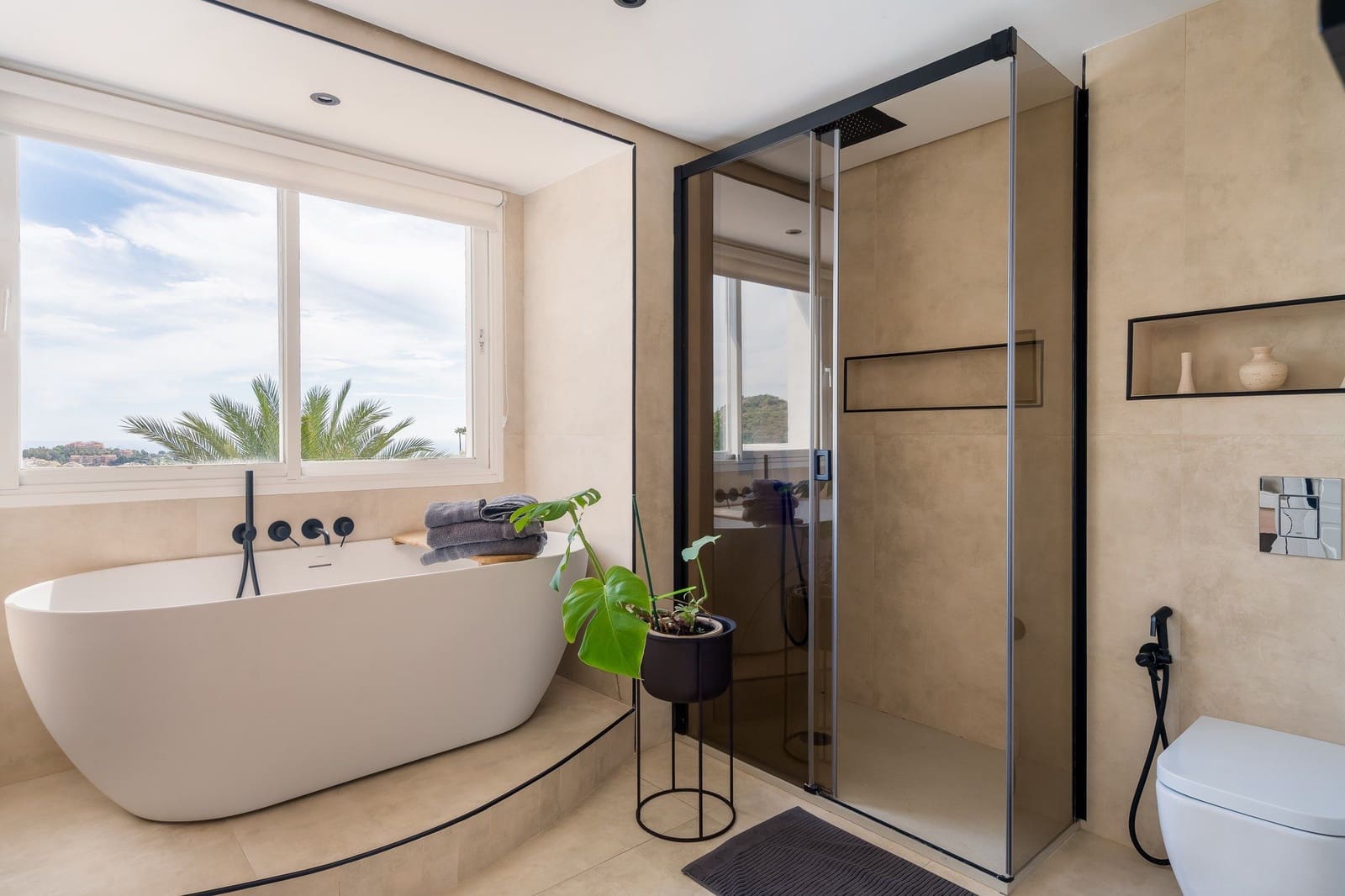3 bedroom Apartment for sale in Benahavis with pool garage - € 885,000 (Ref: 10156934)