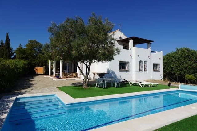 4 slaapkamer Finca/Landhuis te koop in Los Llanos, Estepona met zwembad garage - € 1.199.000 (Ref: 10158460)