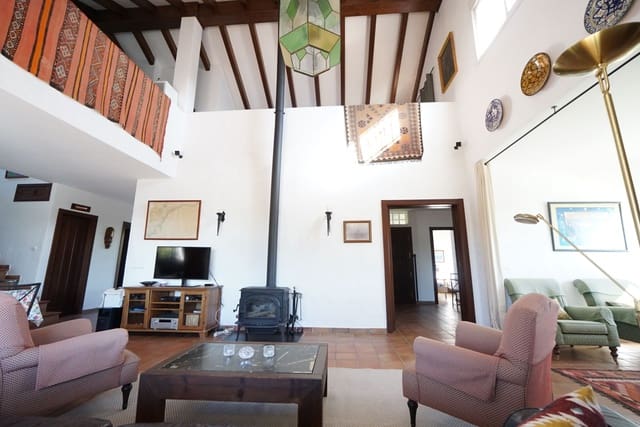 4 slaapkamer Finca/Landhuis te koop in Los Llanos, Estepona met zwembad garage - € 1.199.000 (Ref: 10158460)