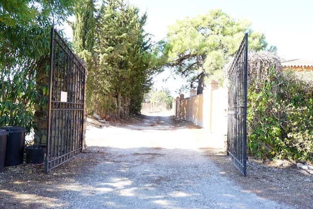 4 slaapkamer Finca/Landhuis te koop in Los Llanos, Estepona met zwembad garage - € 1.199.000 (Ref: 10158460)