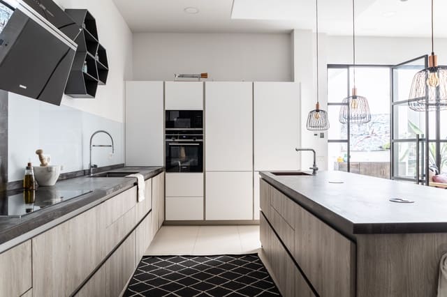4 soverom Hus til salgs i Centro, Málaga by med svømmebasseng garasje - € 4 500 000 (Ref: 10168970)