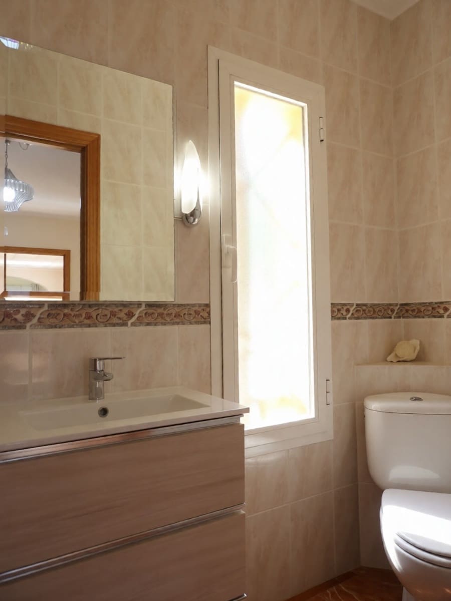 5 bedroom Villa for sale in Coin with pool garage - € 699,000 (Ref: 10169267)