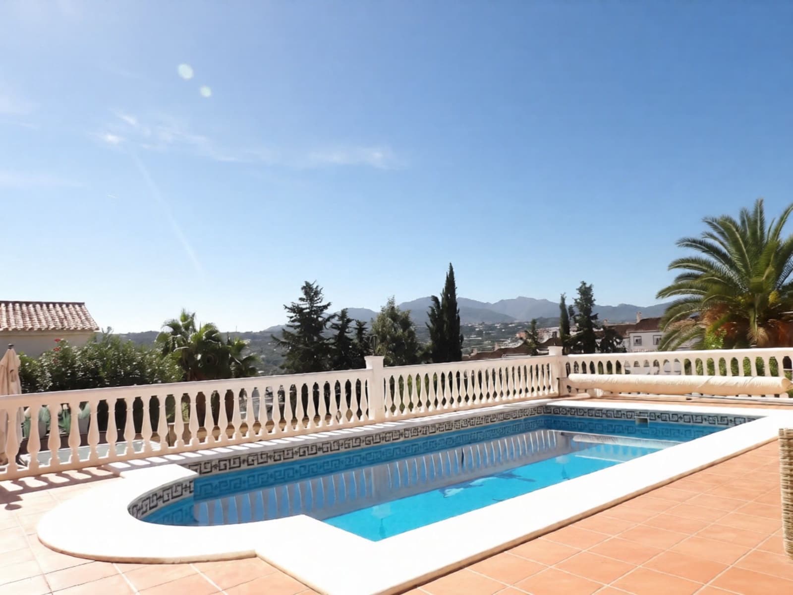 5 bedroom Villa for sale in Coin with pool garage - € 699,000 (Ref: 10169267)