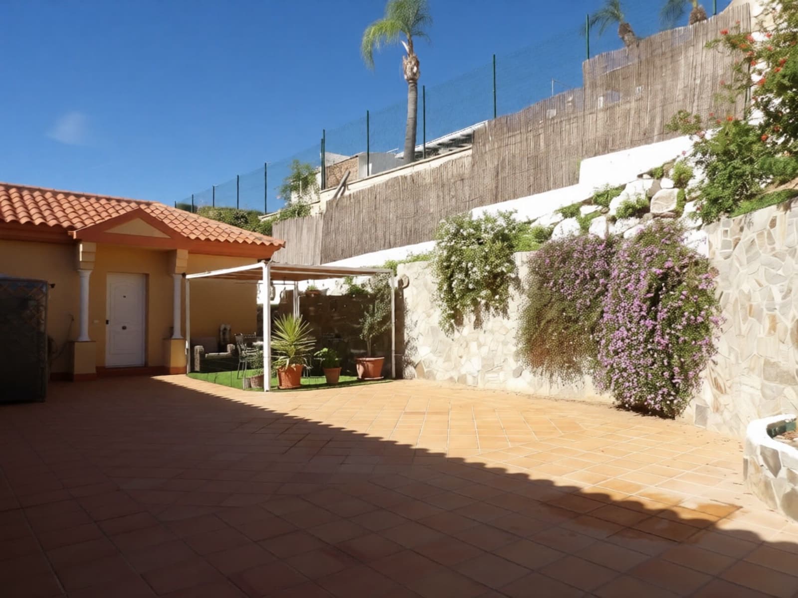 5 bedroom Villa for sale in Coin with pool garage - € 699,000 (Ref: 10169267)